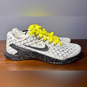 Women’s Nike Metcon 4 Premium - White Black Dynamic Yellow - Size 7.5